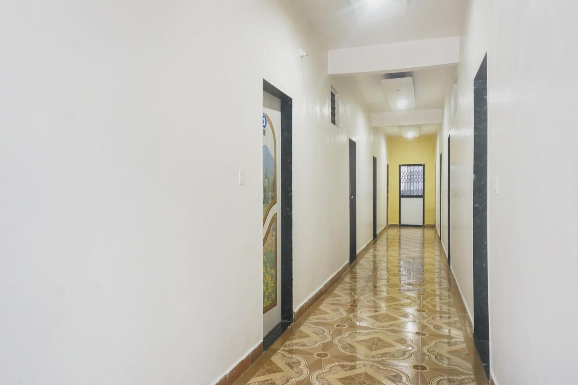 Hotel O Peacock Lodging Kharakvasla Ngoại thất bức ảnh
