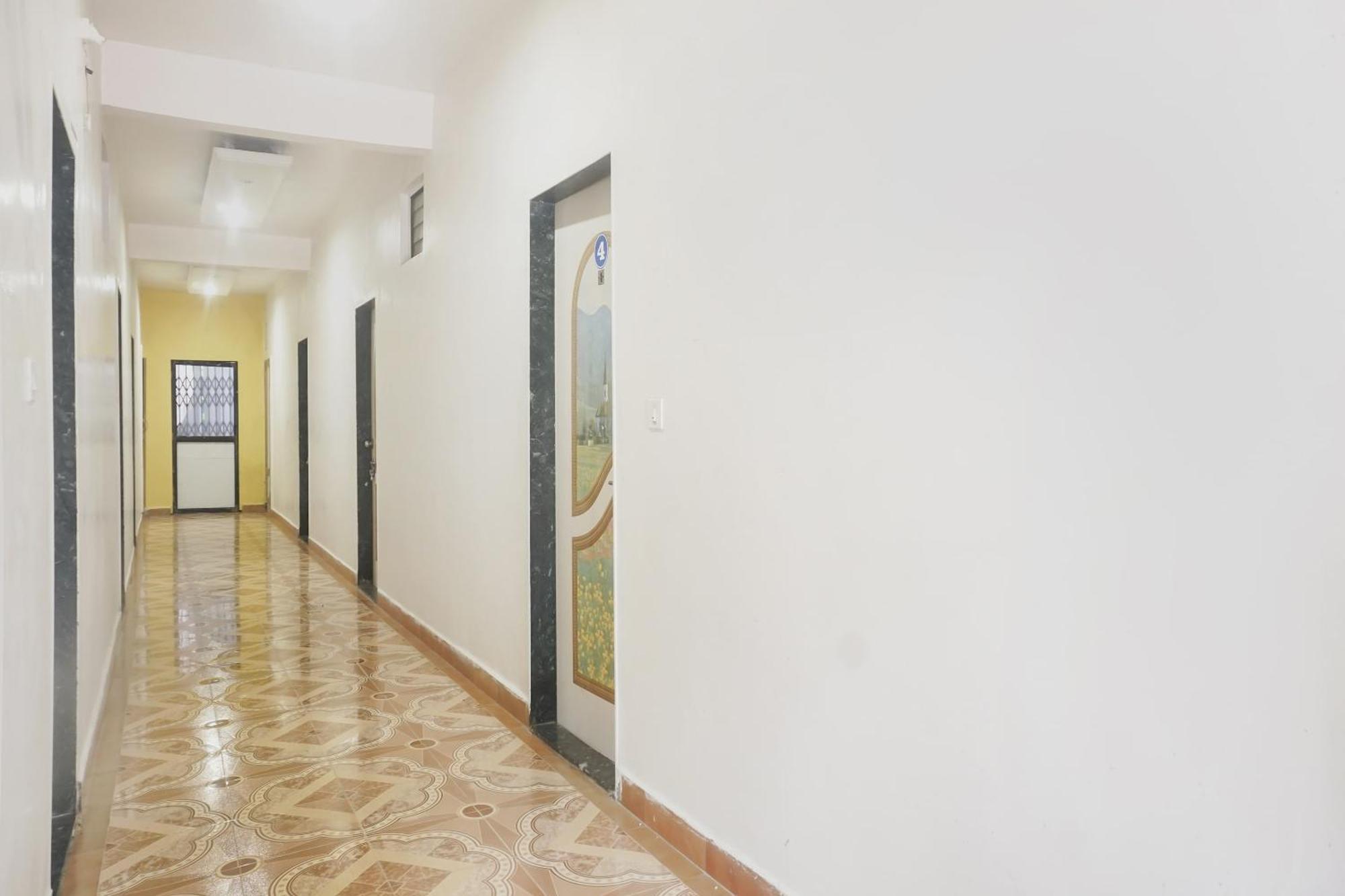 Hotel O Peacock Lodging Kharakvasla Ngoại thất bức ảnh